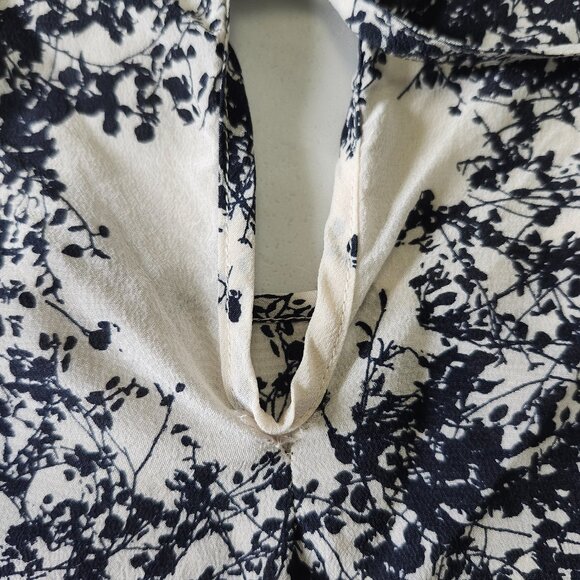 $5 LAST CALL! CLUB MONACO // Floral Blouse - Picture 7 of 9